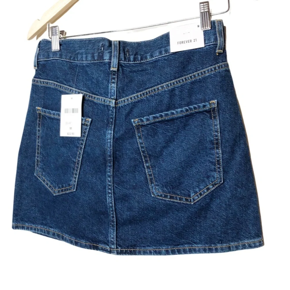 NWT Forever 21 Dark Wash Denim Mini Skirt Button Fly Size Medium‎